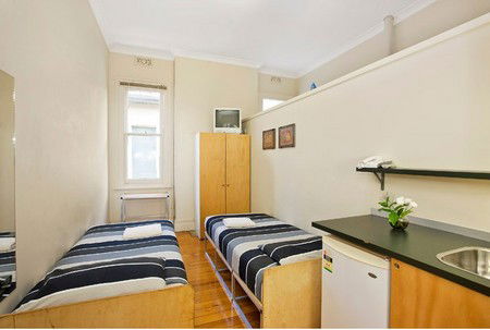 Cambridge Lodge - Accommodation Guide 0
