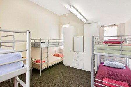 Cambridge Lodge - Accommodation Guide 4