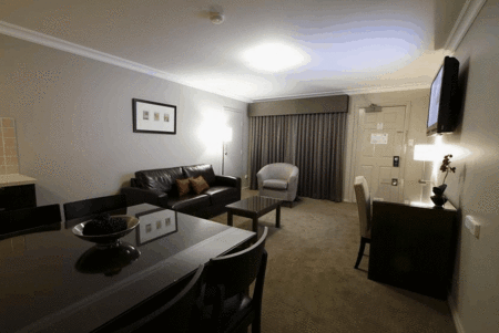 Carlyle Suites & Apartments - Accommodation China 4