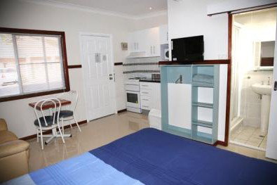 Across Country Motor Inn - Accommodation China 2