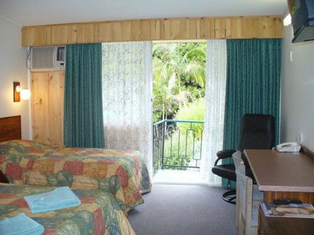 Coachman Motel - Accommodation Guide 0