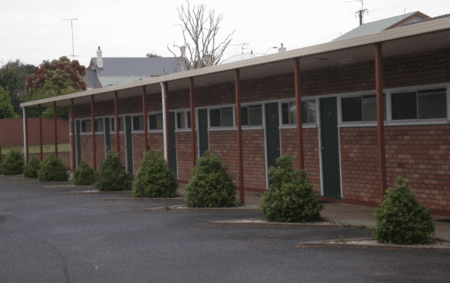 Le Cavalier Court Motel - Accommodation Asia 2