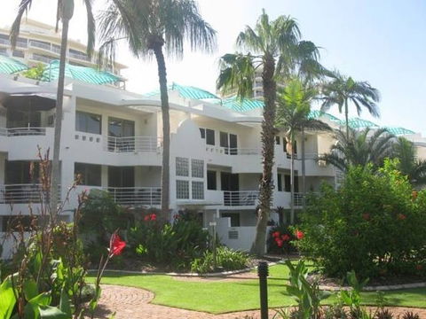 Camargue Beachfront Apartments - Accommodation China 0