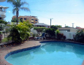 Estoril On Moffat Holiday Apartments - Accommodation Guide 1