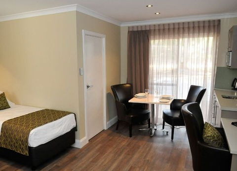 Bentley Motel - Accommodation Guide 3