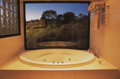 Kings Canyon Resort - Accommodation Guide 3