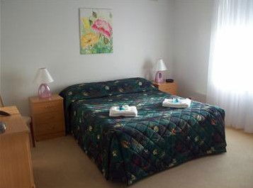 AA Madalena Court Holiday Apartments - Accommodation Asia 3