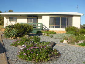 Oaklands Beach House - Accommodation Guide 0