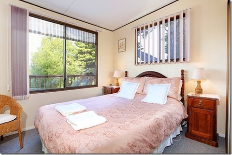 Tamar River Retreat - Accommodation Guide 1