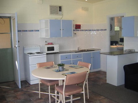 Modra's Apartments Tumby Bay - Accommodation Asia 4