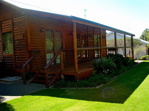 Ottilie's Cabin - Accommodation Guide 1