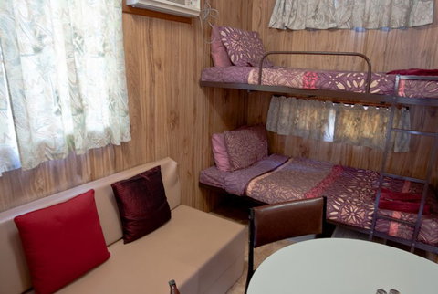 Moonta Bay Road Cabins And Cottages - Accommodation Asia 4