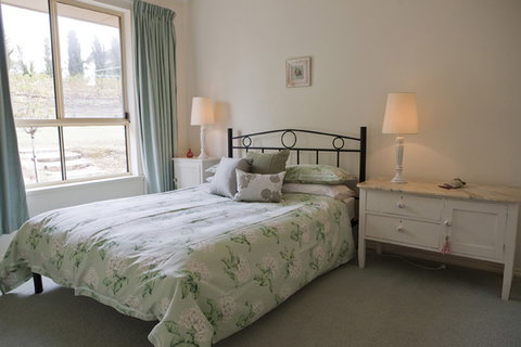 Limestone Hill - Accommodation Guide 2