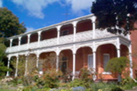 Glen Osborne House - Accommodation Guide 0