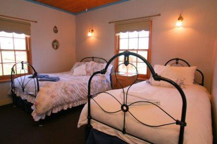 Wilmot Arms Inn - Accommodation Guide 3