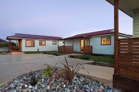 Leisureville Caravan Park - Accommodation Guide 1