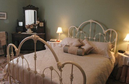 Mrs Currie's House B&B - Accommodation Guide 1