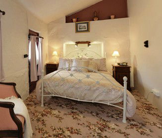 Mrs Currie's House B&B - Accommodation Guide 2