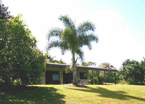 Daintree Mountain View Retreat And Vanilla Beans - Accommodation Asia 0