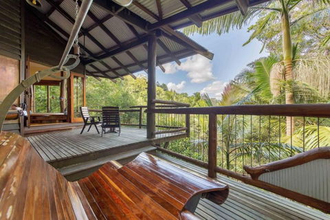 Secrets On The Lake - Accommodation Guide 3