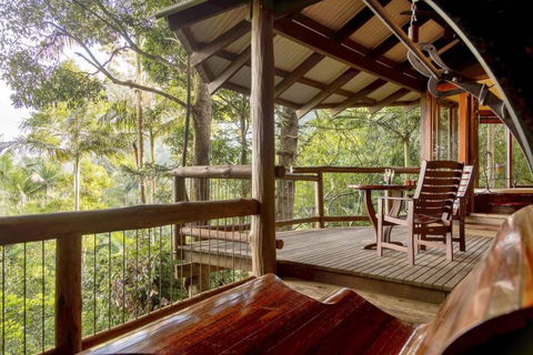 Secrets On The Lake - Accommodation Guide 5