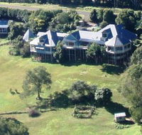 The Spotted Chook Ferme Auberge and Amelies Petite Maison