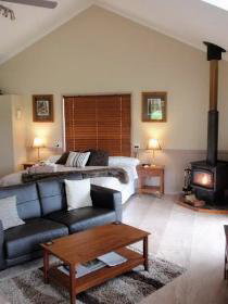 Maleny Luxury Cottages - Accommodation Guide 0