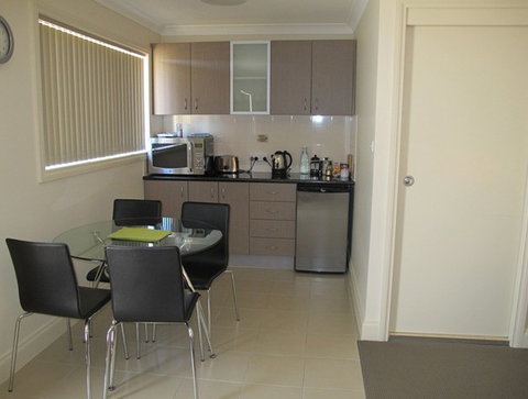 West Wing Guest House - Accommodation Guide 2