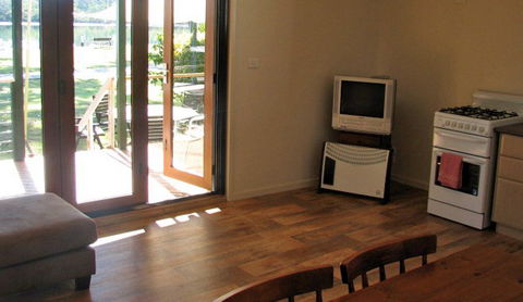 Bentley Waterfront - Accommodation China 5