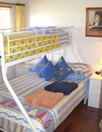 Calm Waters Waterfront Cottages - Accommodation China 0