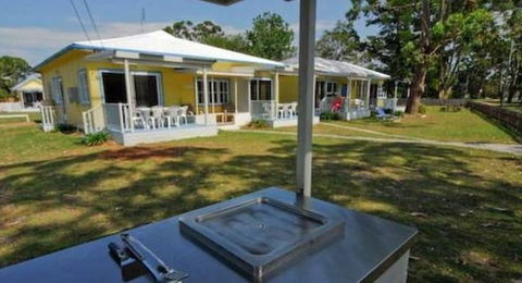Calm Waters Waterfront Cottages - Accommodation China 4