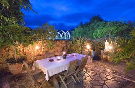 Castle On The Hill Bed And Breakfast - Accommodation China 2