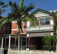 Maclean Hotel