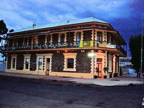 Duke Of Cornwall Inn - Accommodation Asia 4