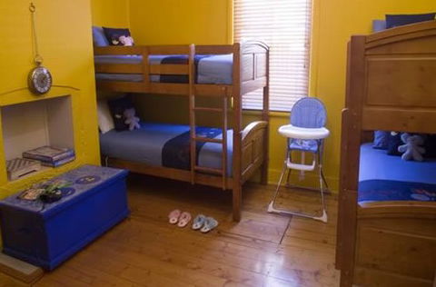 Emaroo Cottage On Argent Street - Accommodation Asia 2