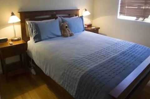 Emaroo Tramway Cottage - Accommodation Guide 1