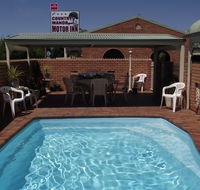 Country Manor Motor Inn