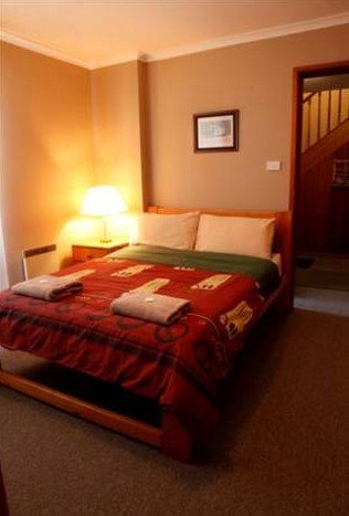 Three Way Inn - Accommodation Guide 1