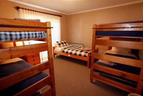 Three Way Inn - Accommodation Guide 2