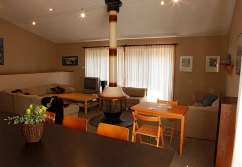 Three Way Inn - Accommodation Guide 4