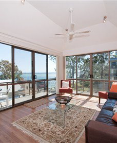 Magnus Street Treetops - Accommodation Asia 1