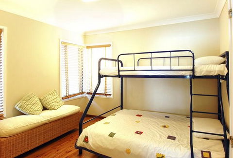 90 Oceans Edge - Accommodation Guide 3