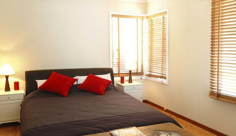 90 Oceans Edge - Accommodation Guide 4