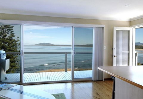 90 Oceans Edge - Accommodation Guide 5