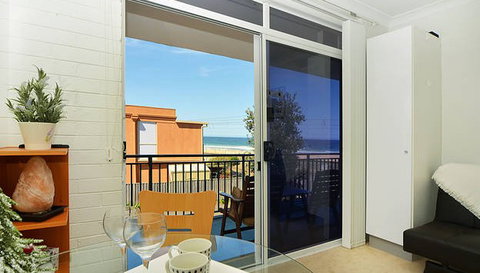 Beach Studio On Bombo - Accommodation China 4