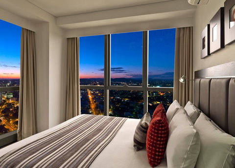 Meriton Serviced Apartments - Brisbane - Accommodation Asia 2