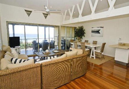 Claytons On Cylinder Beach Front Apartments - Accommodation China 1