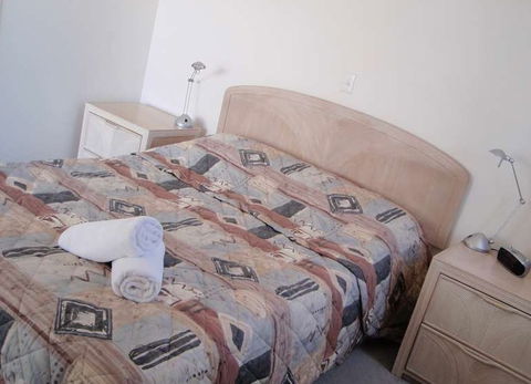 Grosvenor Beachfront Apartments - Accommodation China 5