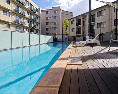 Duke's Apartments - Accommodation Guide 1