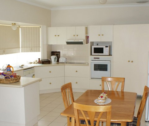 The Gold Coast Queenslander - Accommodation Asia 4